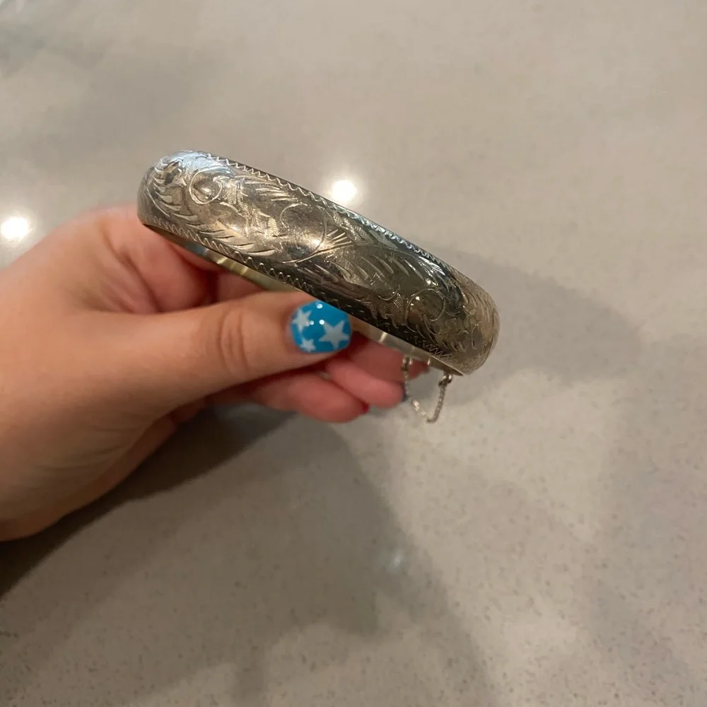 Vintage Sterling Silver Floral Bangle Bracelet Feminine Quiet Luxury - Picture 4 of 9